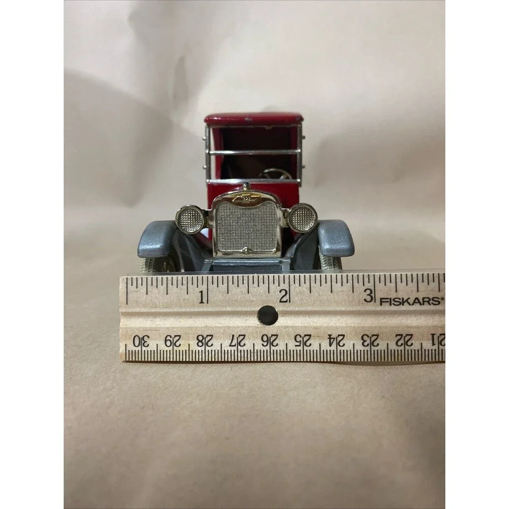 VTG ERTL DIECAST 1923‎ CHEVROLET DELIVERY VAN BANK- WEIL-McLain